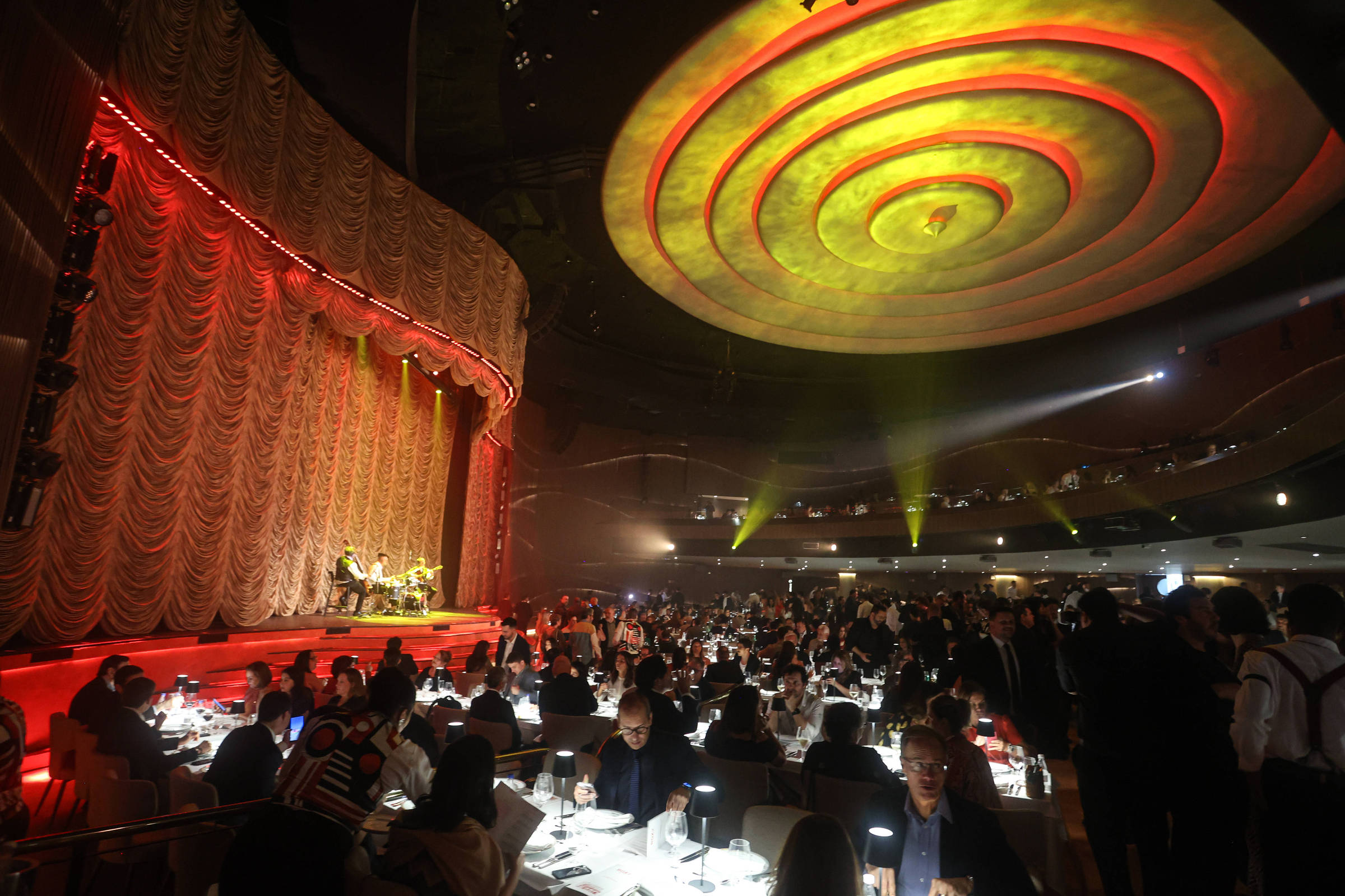 Roxy, antigo cinema de rua em Copacabana, reabre com ‘dinner show’ que viaja pela cultura brasileira – 19/10/2024 – Turismo