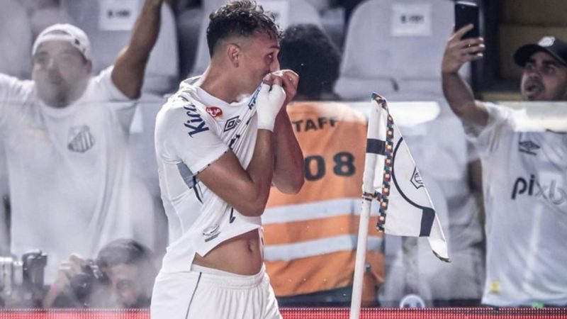 Santos faz gol cedo e conta com Brazão para segurar vitória contra Ceará