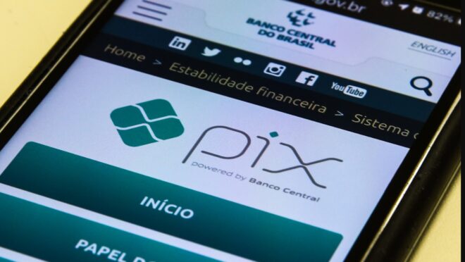 Usuários relatam instabilidade no PIX; BC diz ter resolvido