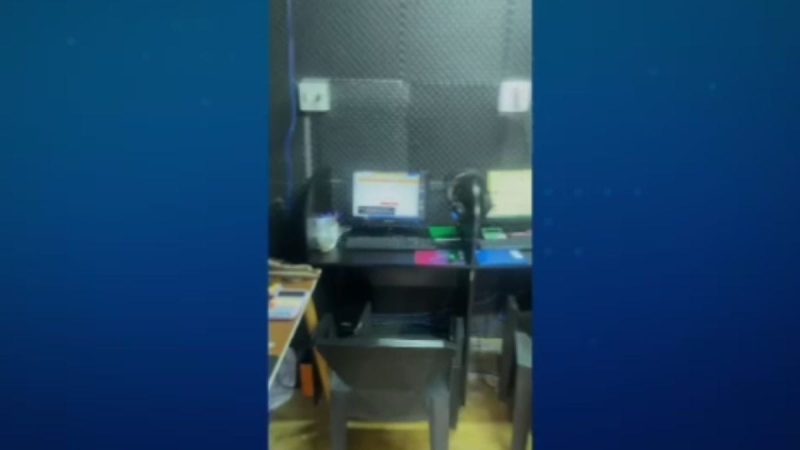 'Call center do crime': operação prende 18 suspeitos de golpes por telefone no RJ