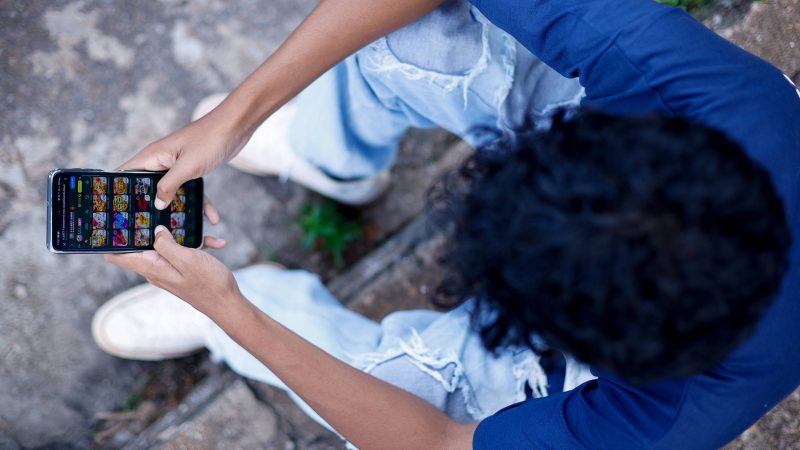 Ansiedade impulsionada pelo digital é maior nas periferias – 20/11/2024 – Equilíbrio