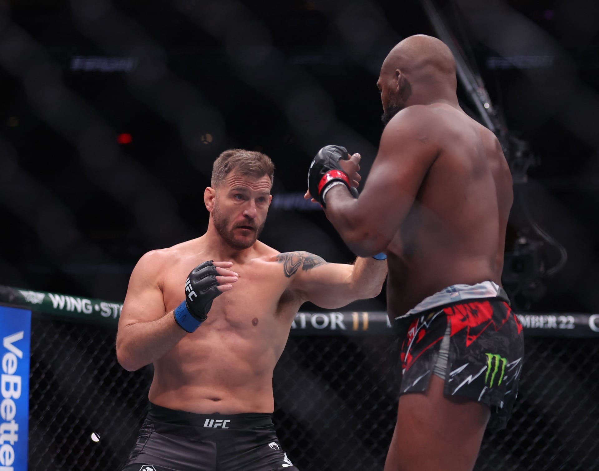 Após derrota para Jon Jones, Stipe Miocic se aposenta