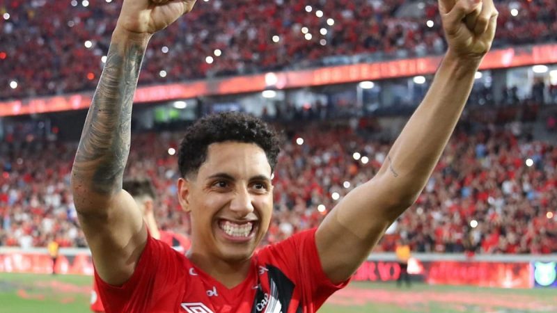 Athletico-PR bate Atlético-GO e se afasta do rebaixamento; veja lances