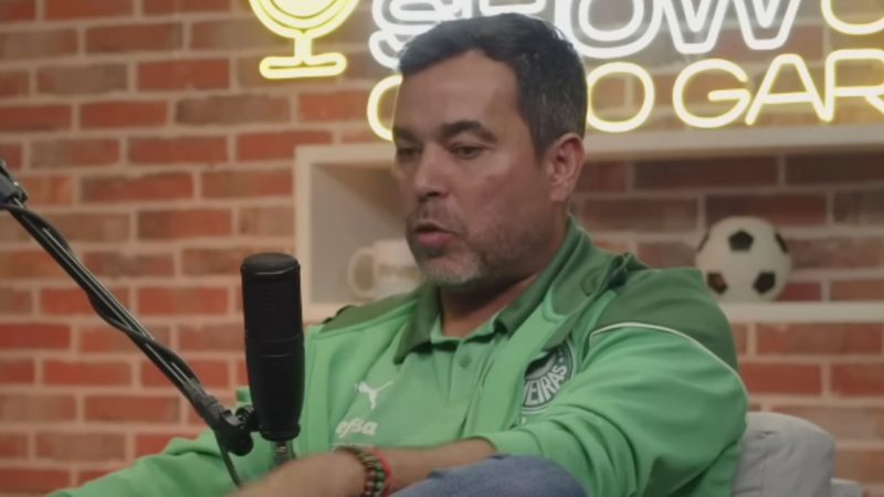 Base do Palmeiras tem espaço para crianças brincarem e placa de “proibido treinadores”