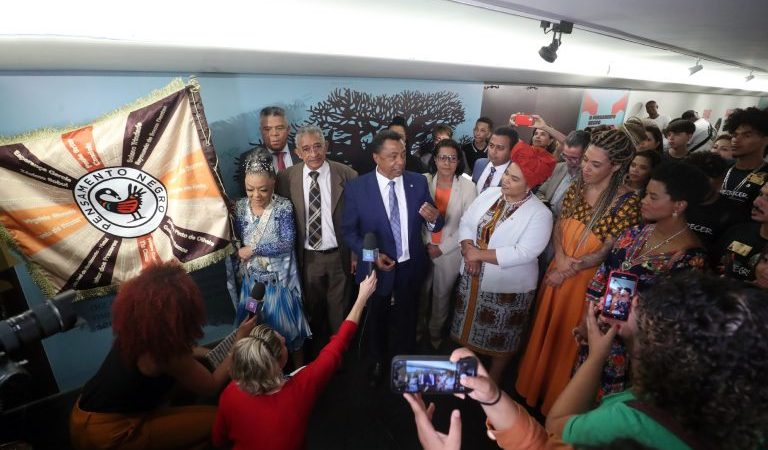 Câmara inaugura mostra sobre a participação dos negros no setor de moda – Notícias