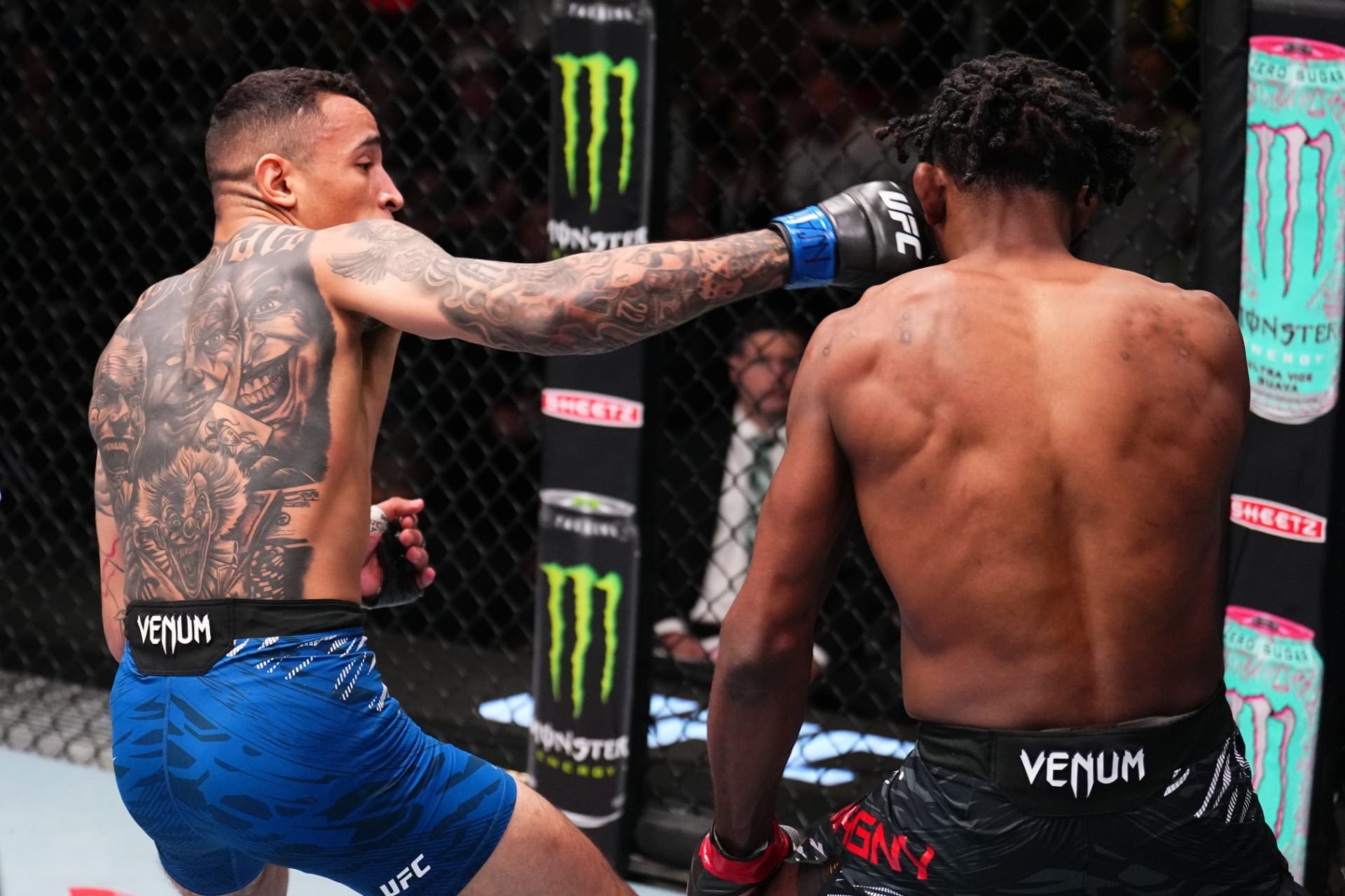 Carlos Prates apaga Neil Magny com nocaute brutal no main event; veja como foi