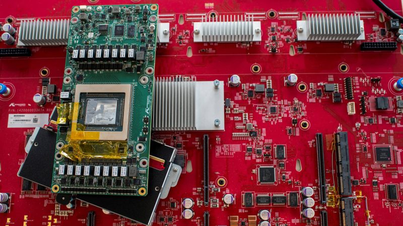 Chips: EUA acertam subsídio de US$ 7,86 bi à Intel – 26/11/2024 – Tec