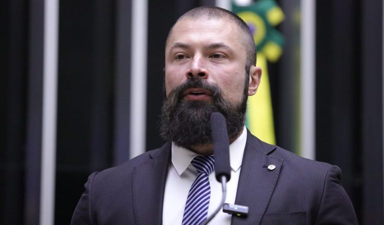 Comissão aprova regras para serviço de organização de formatura – Notícias