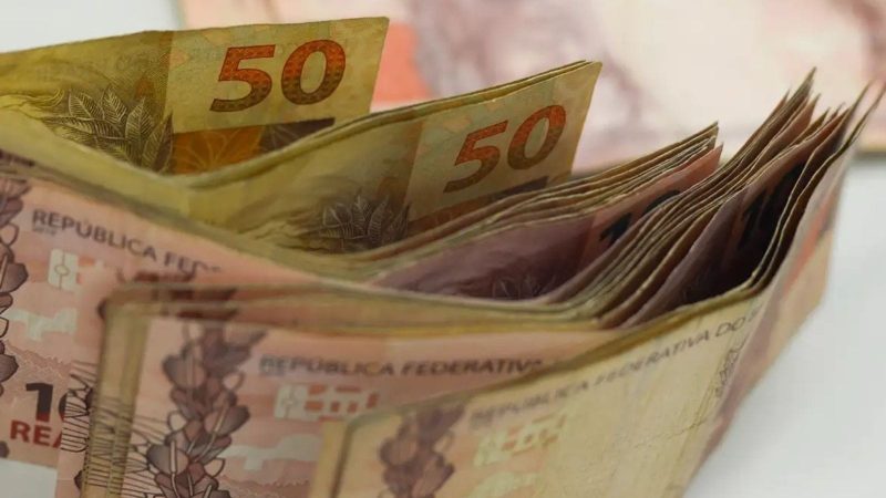 Despesas do governo com abono salarial devem chegar a R$ 30 bi em 2025