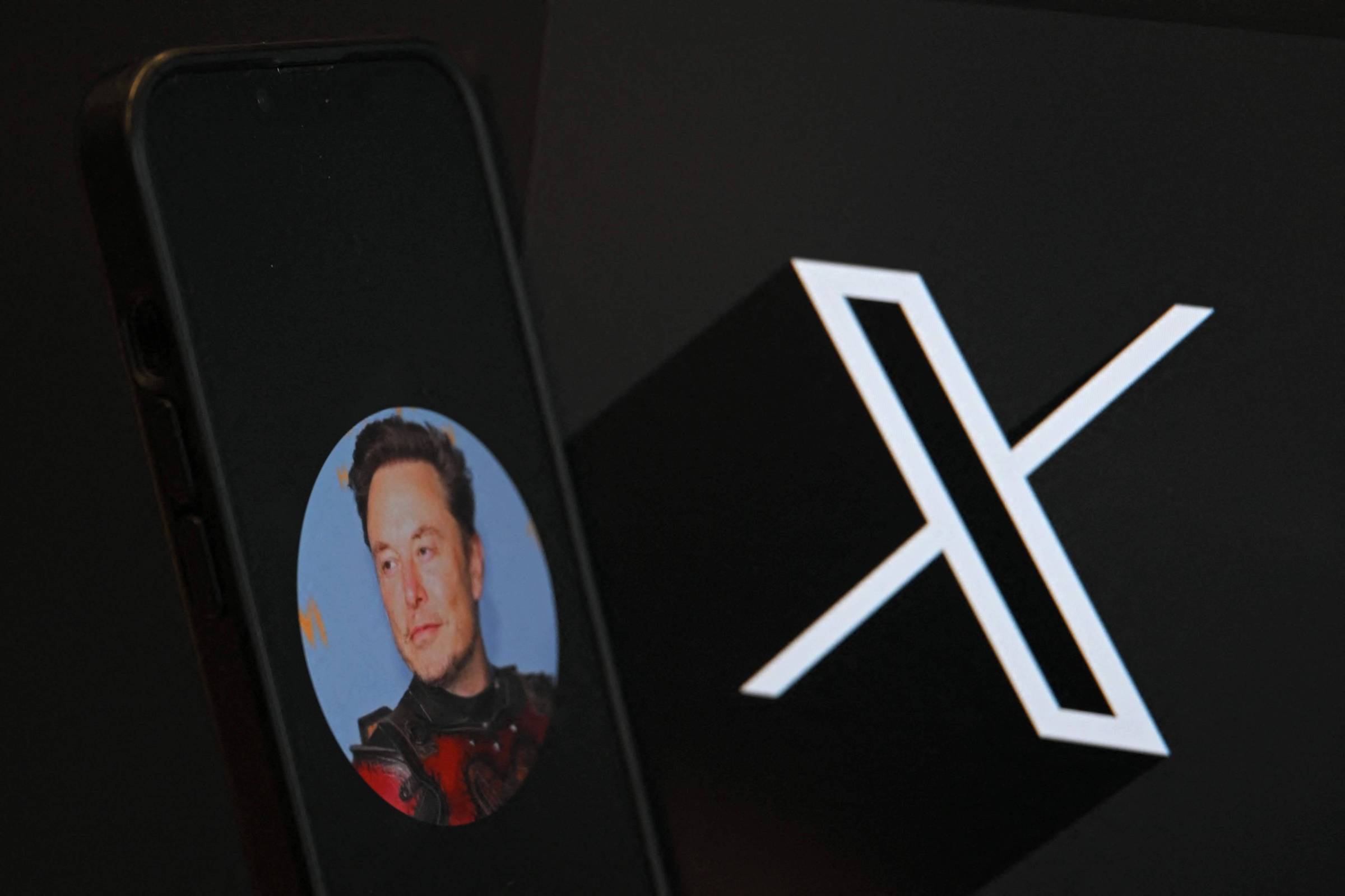 Elon Musk causa abandono em massa de rede social X – 22/11/2024 – Tec