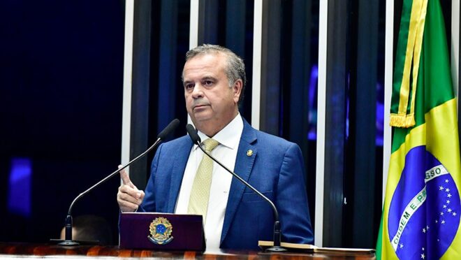 Líder da oposição pede ao TCU investigação sobre Eletrobras