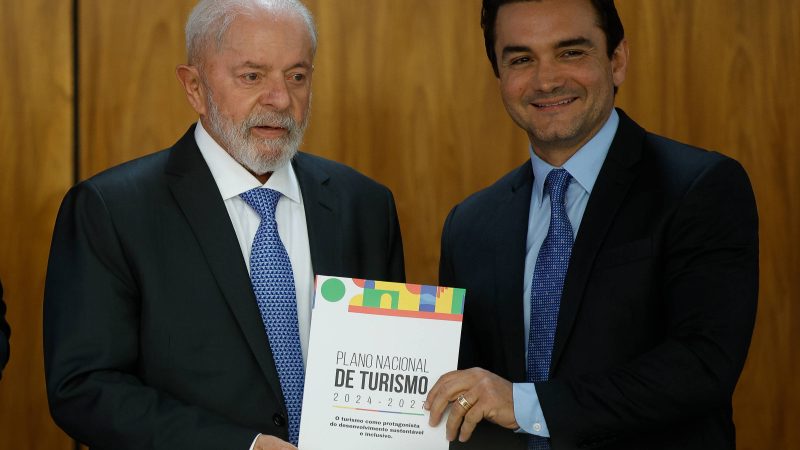 Ministério do Turismo anuncia 17 mil novos voos domésticos – 11/11/2024 – Turismo