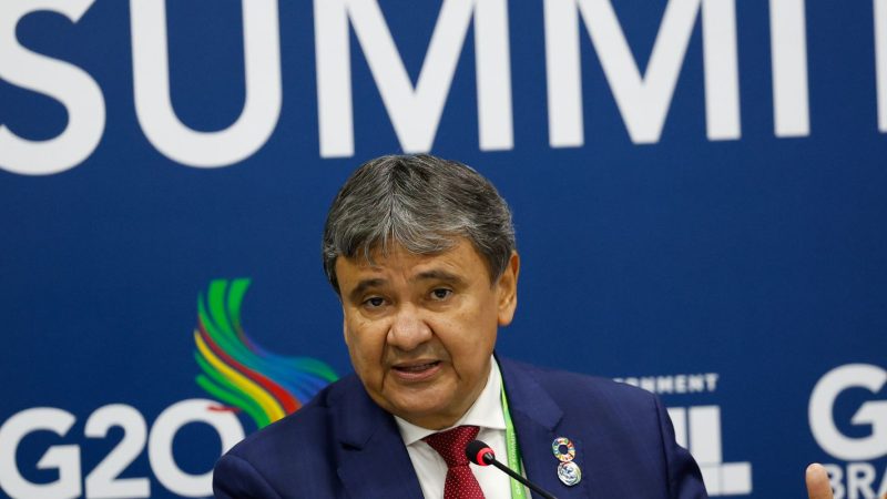 Ministro diz que não haverá cortes no orçamento de programas sociais