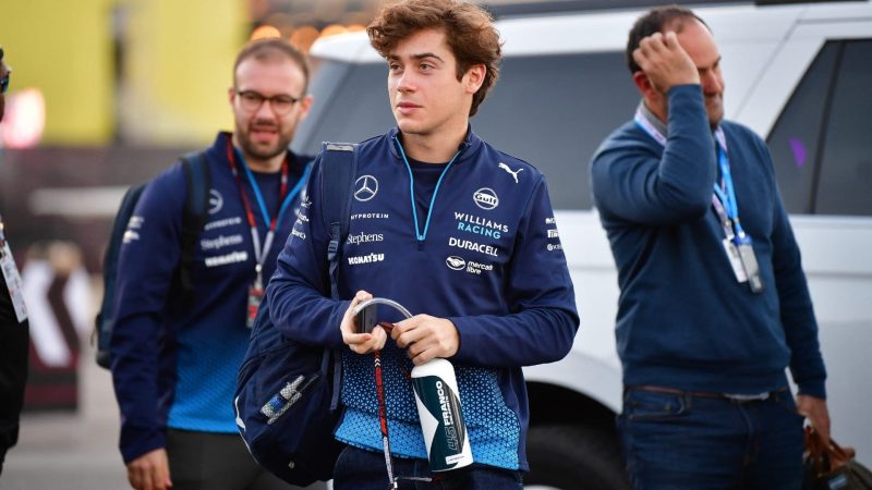 Pilotos da F1 relatam forte cheiro de maconha no primeiro dia do GP de Las Vegas