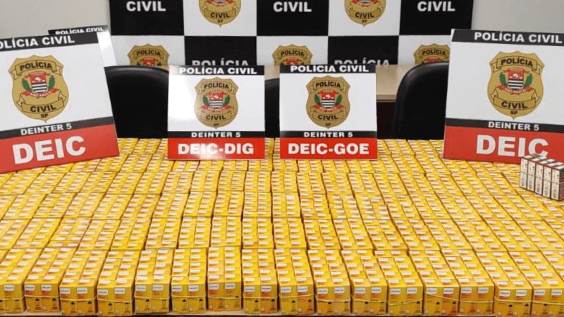 Polícia Civil encontrada laboratório com centenas de lâmpadas adulteradas