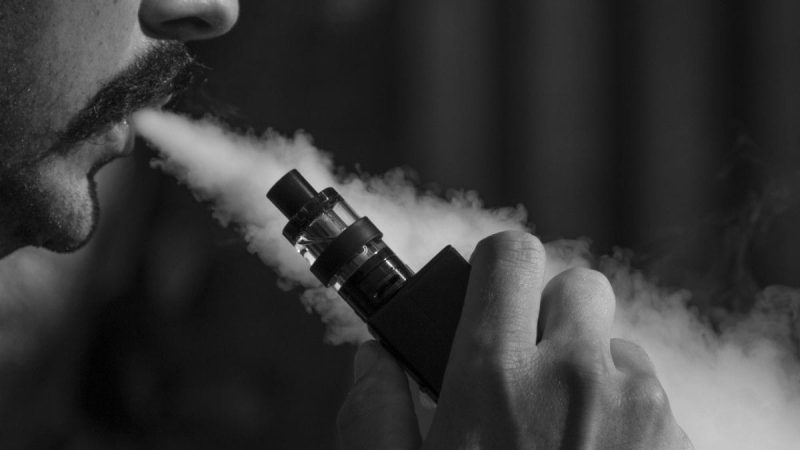 Reino Unido recua e proíbe venda de vapes a partir de junho de 2025