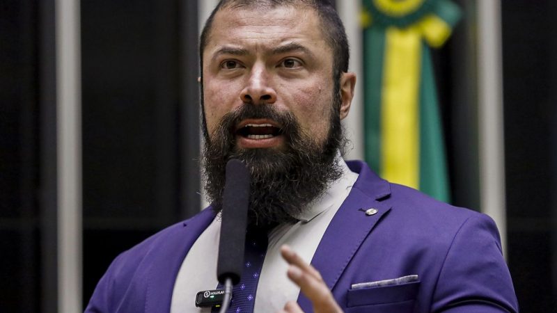 Relatoria da PEC que proíbe militar da ativa na política fica com PL