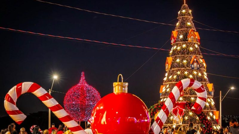 A Vila de Natal, localizada no Parque Brasil 500, estará aberta para visitação e funcionamento dos brinquedos até o dia 06 de janeiro. – Jornal Aqui Paulínia