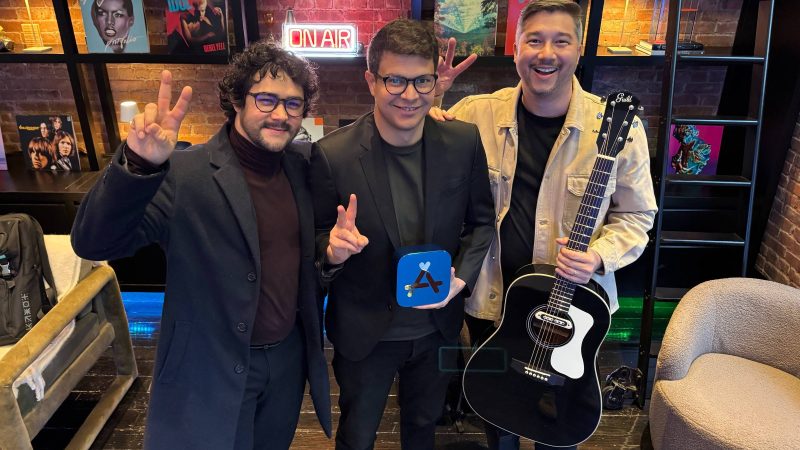Apple: brasileiro recebe prêmio inédito com IA para músico – 14/12/2024 – Tec