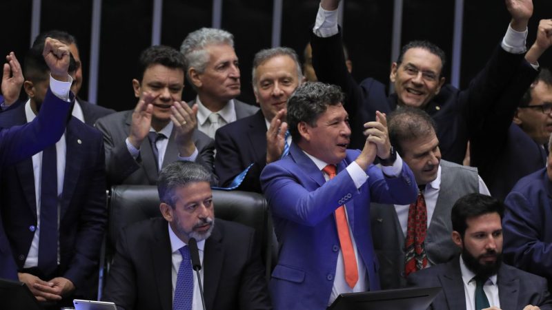 Câmara aprova tributação mínima de 15% sobre lucro de multinacionais
