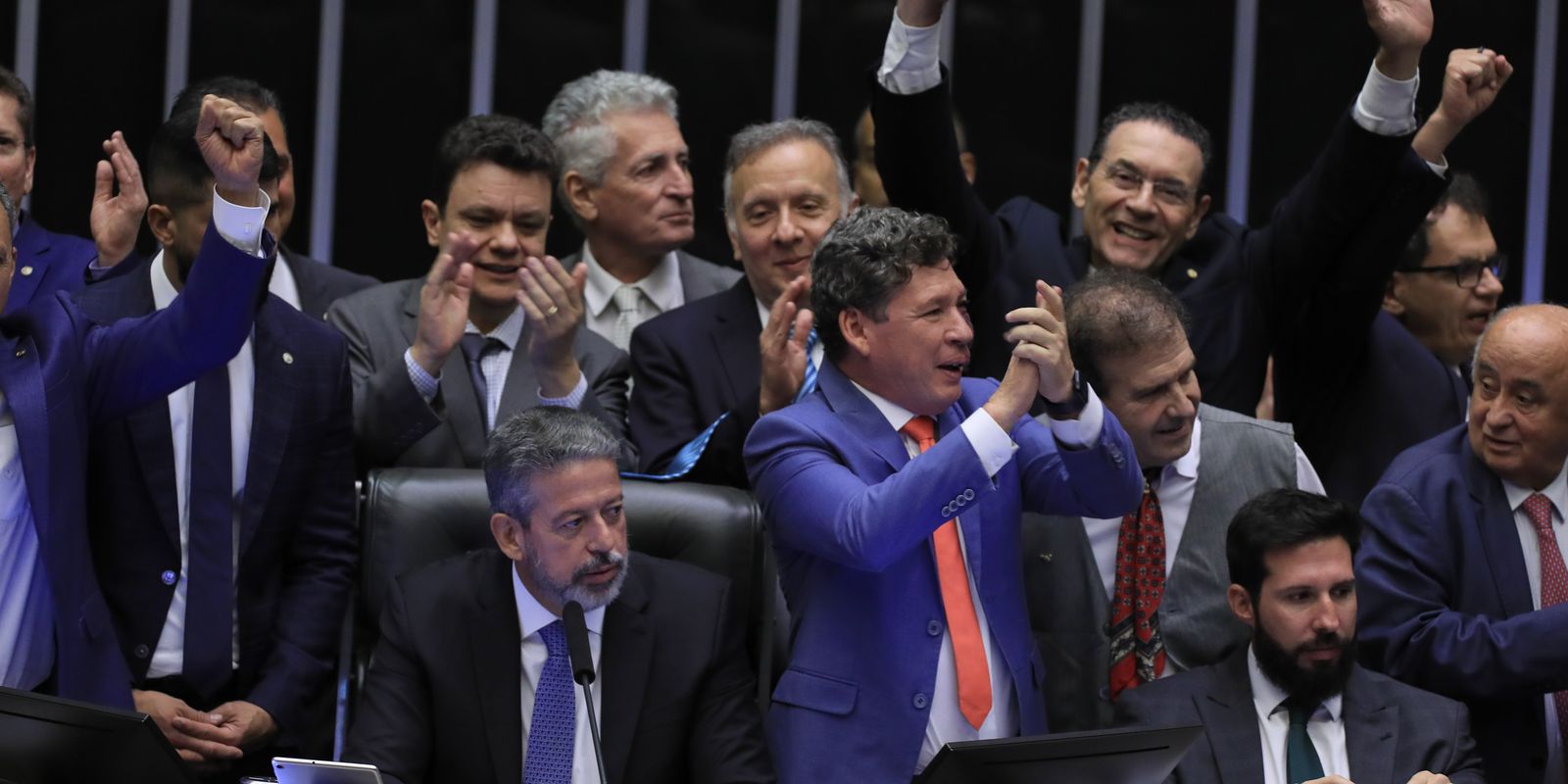 Câmara aprova tributação mínima de 15% sobre lucro de multinacionais