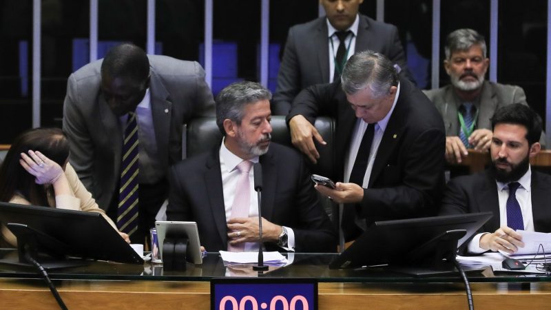 Câmara entra em esforço concentrado para votar cortes de gastos
