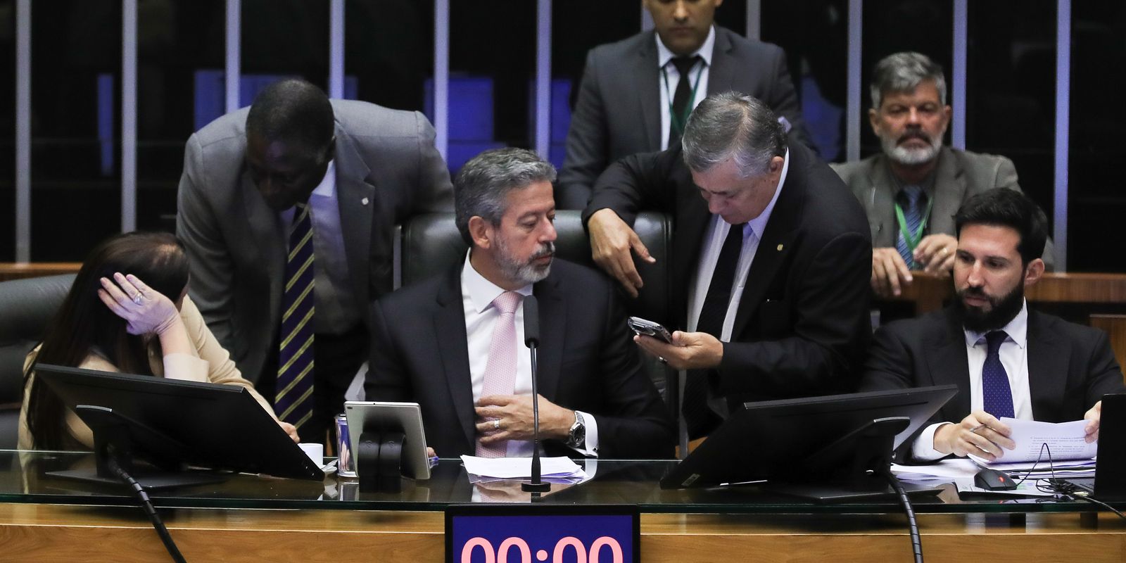 Câmara entra em esforço concentrado para votar cortes de gastos