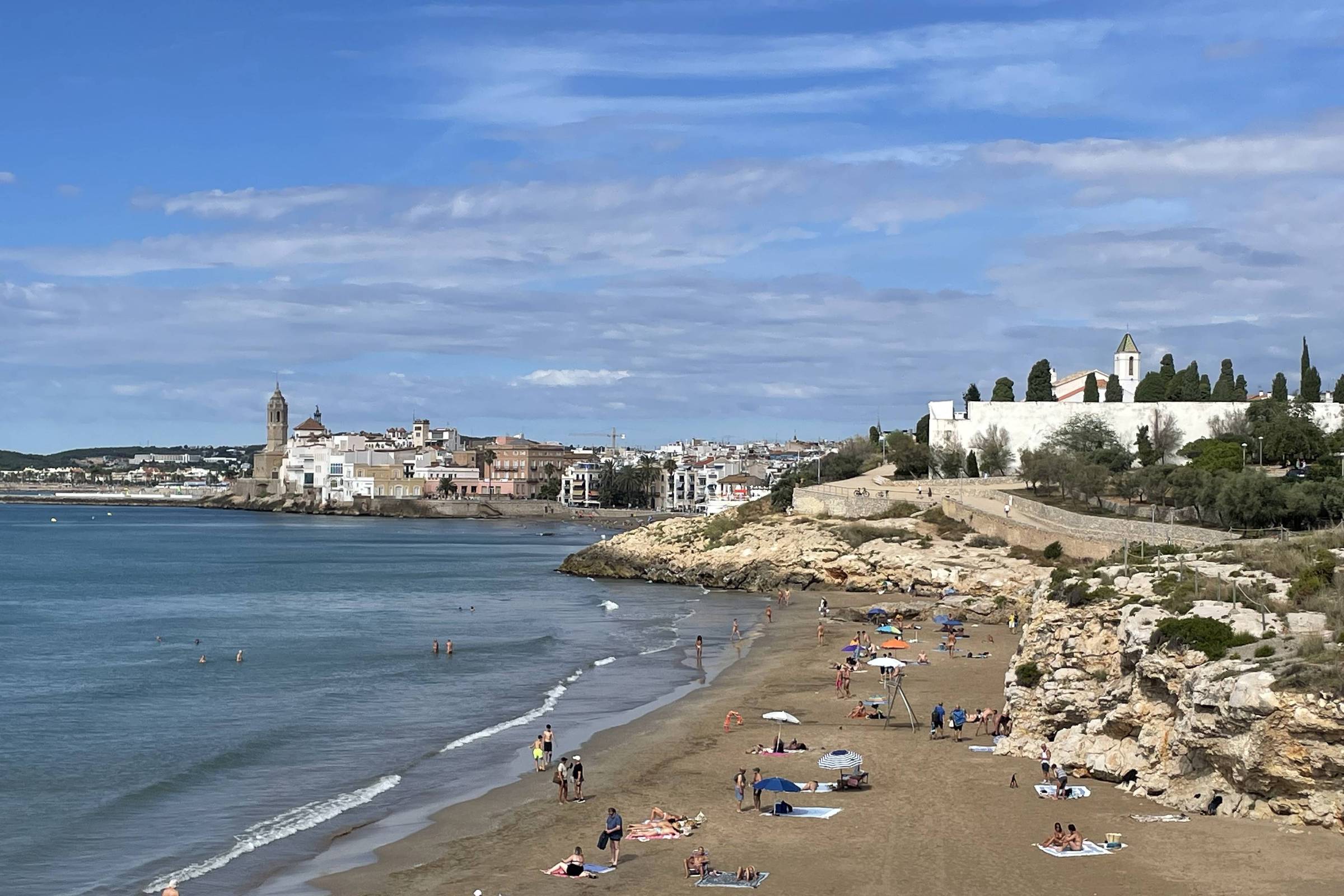 Cidade catalã de Sitges tem cena LGBTQIA+ interessante – 13/12/2024 – Turismo