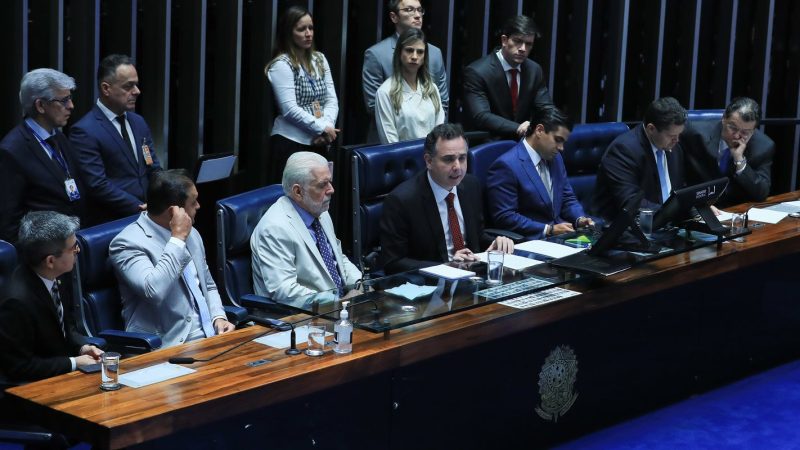 Congresso promulga emenda à Constituição para corte de gastos públicos