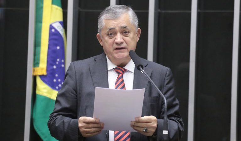 Deputados aprovam urgência para projeto sobre dedução fiscal de instituições financeiras – Notícias