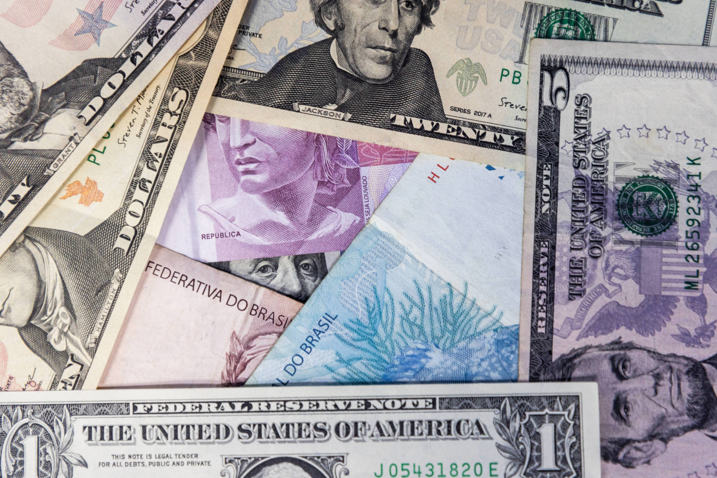 Dólar nas alturas, fake news e embate nas redes sociais – 23/12/2024 – Encaminhado com Frequência