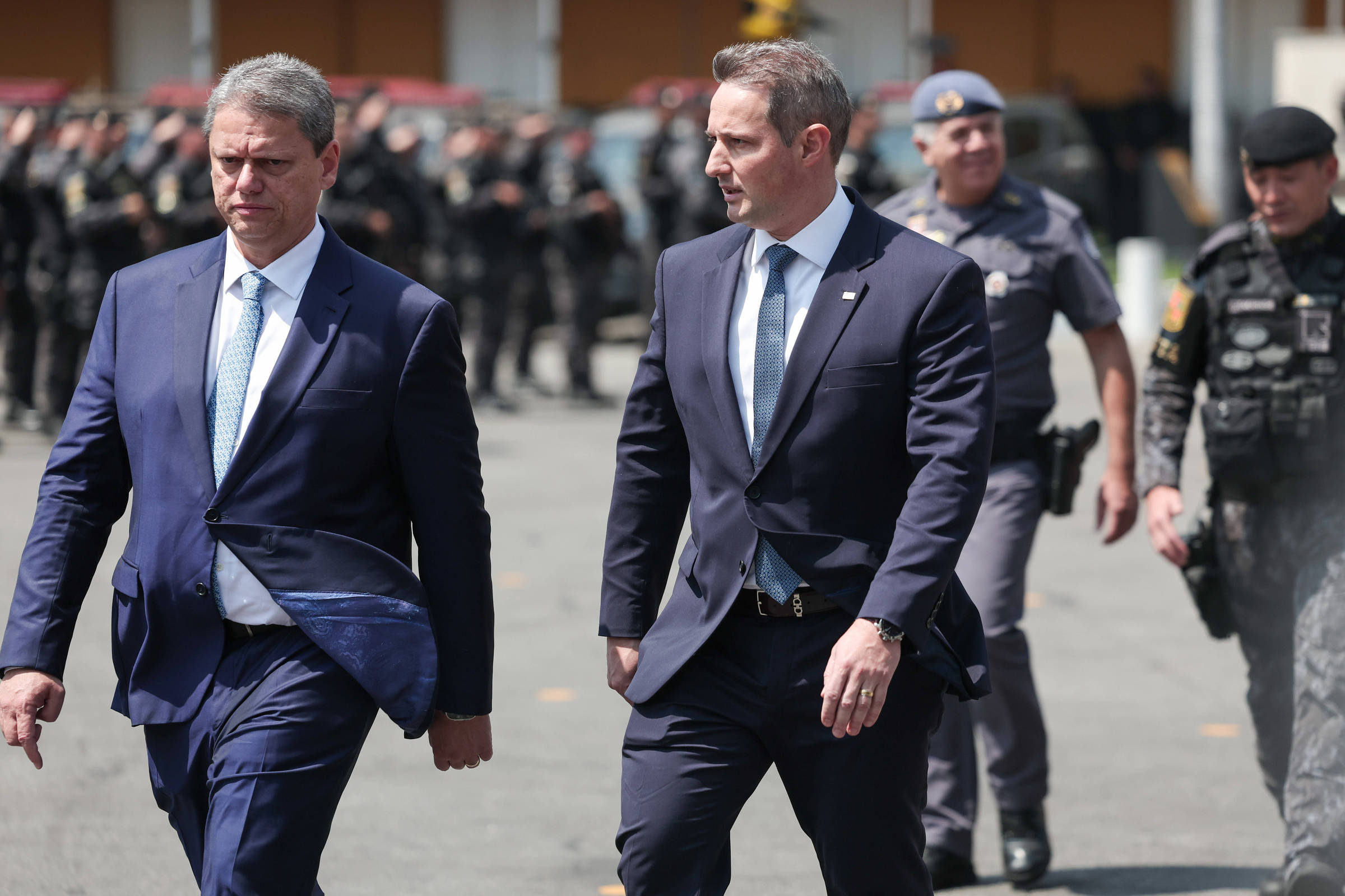 Grupos de WhatsApp culpam Tarcísio por crise da PM – 09/12/2024 – Encaminhado com Frequência