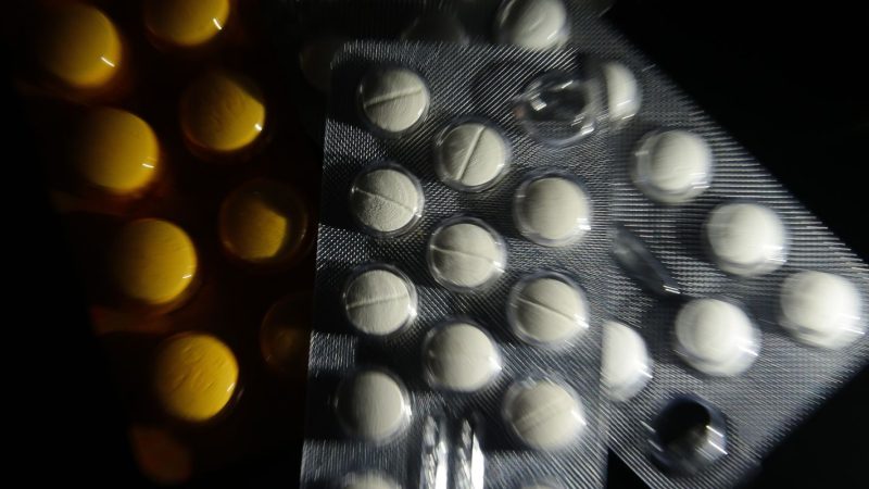 Lei que zera impostos para medicamentos importados é aprovada