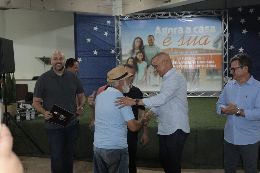 Prefeitura de Hortolândia entrega títulos de regularização fundiária a moradores do Jd. Novo Ângulo – Jornal Aqui Paulínia