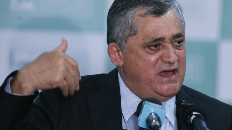 Sem acordo, PEC do corte de gastos sai da pauta de votação na Câmara