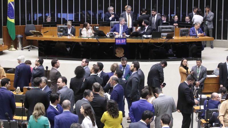 Senado e Câmara aprovam PEC do corte de gastos