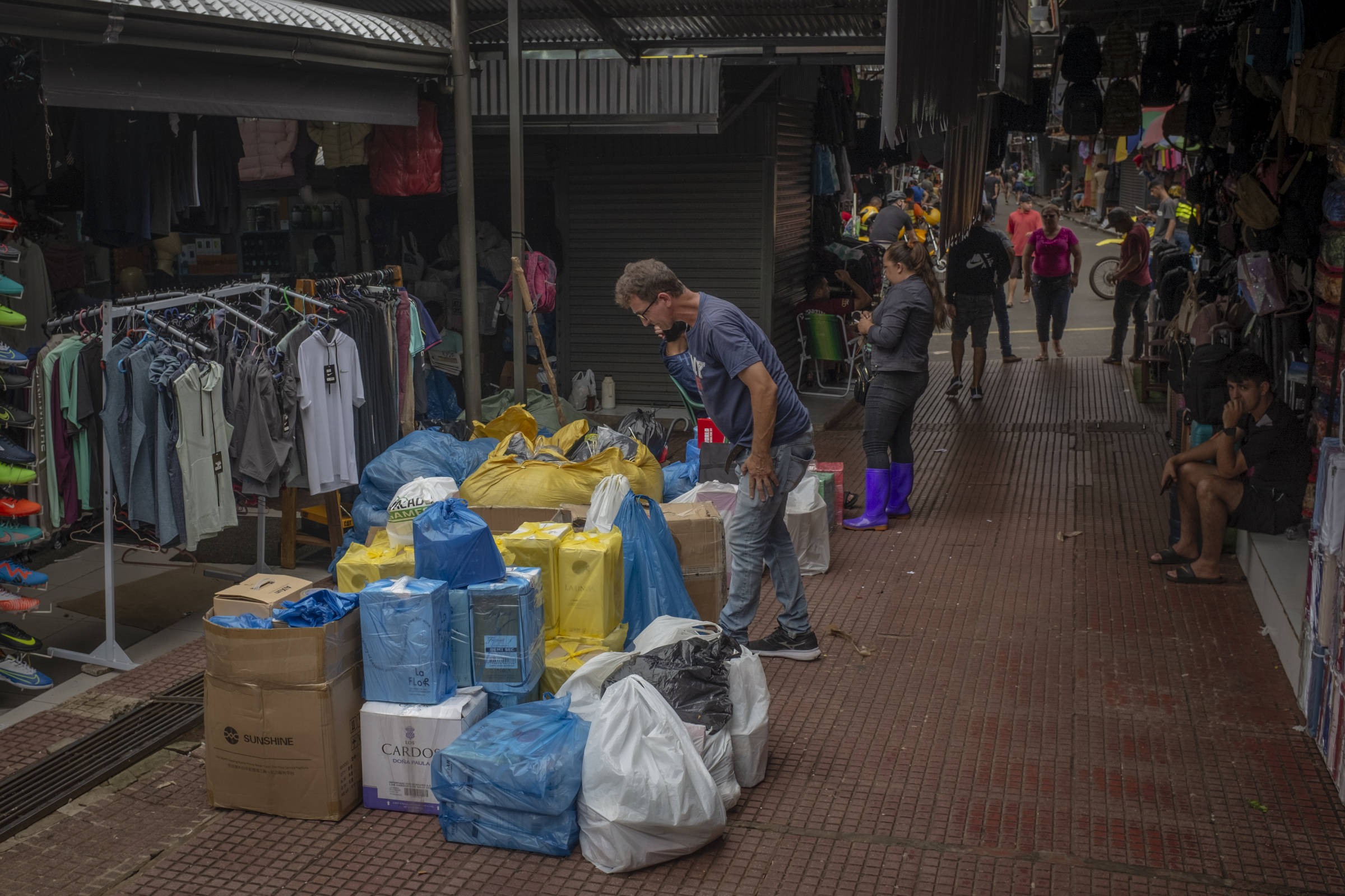 Tríplice Fronteira: como evitar ciladas nas compras – 22/12/2024 – Turismo
