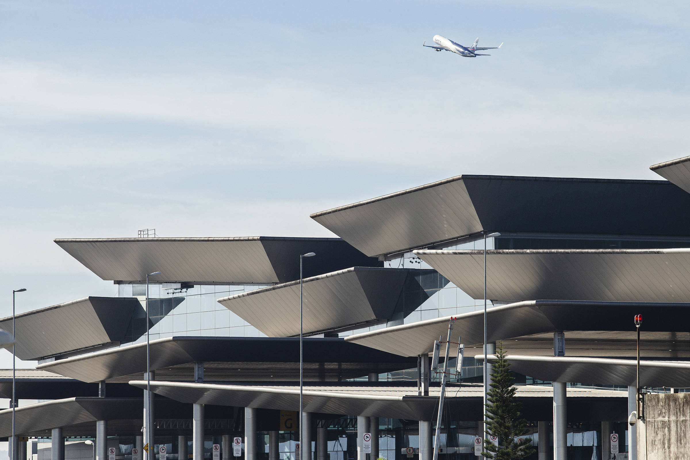 Aeroporto de Guarulhos chega aos 40 anos entre recorde de passageiros e casos de polícia – 15/01/2025 – Turismo