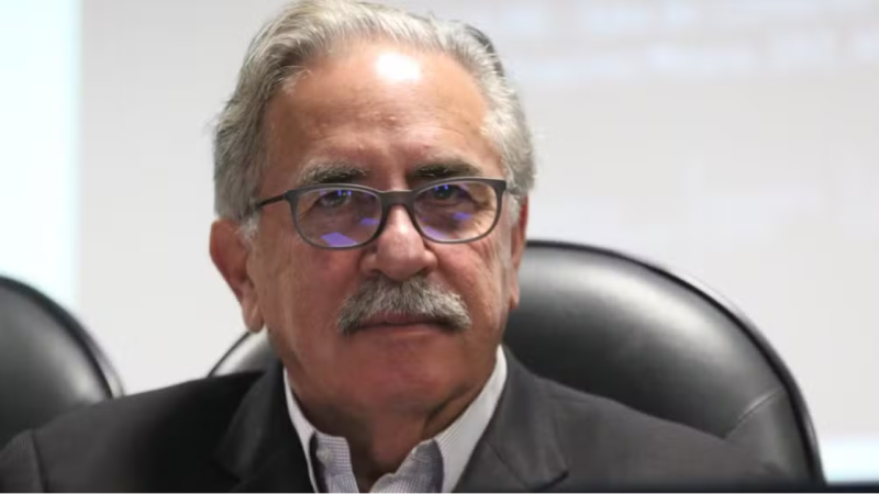 Após renúncia, vice-presidente revela que foi barrado de viagens