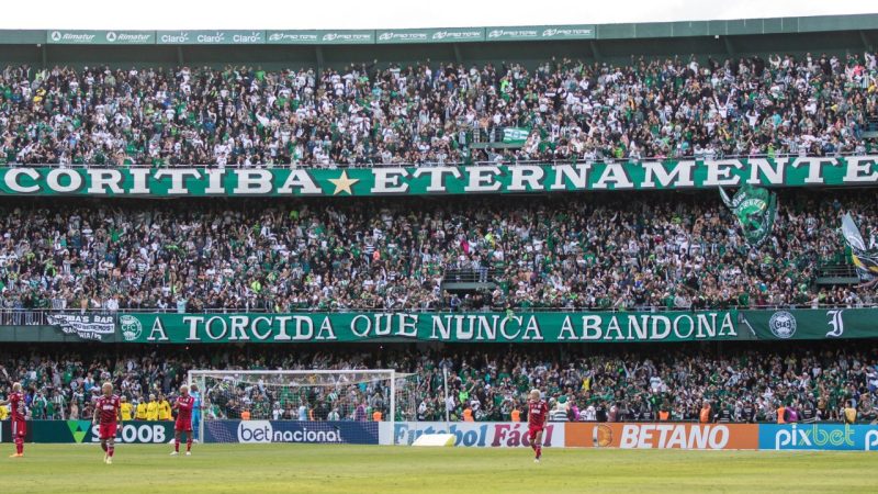 Depois de ir à Justiça, Coritiba toma decisão sobre bares do Couto