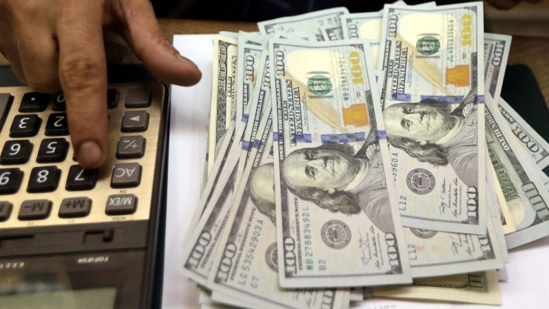 Dólar sobe para R$ 5,67 após oito quedas consecutivas