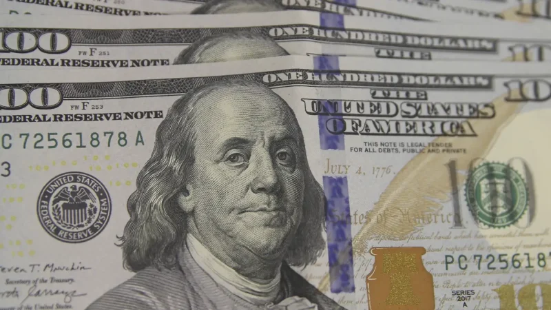 Dólar tem nova queda e bolsa sobe 2,82%, o maior nível desde dezembro