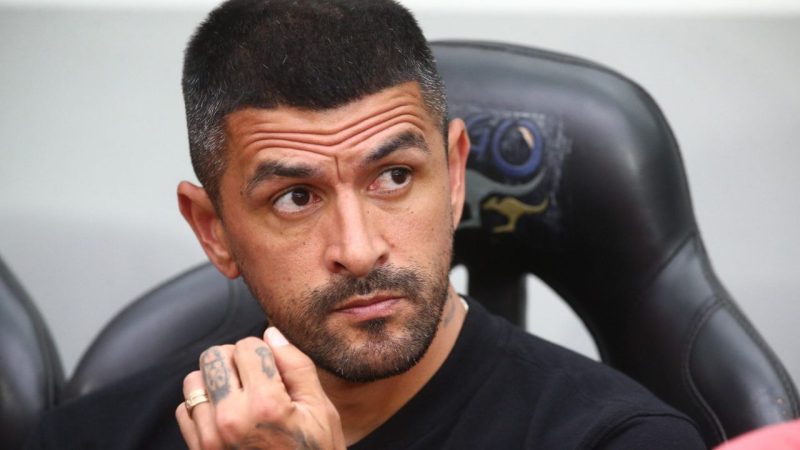 Ex-técnico do Athletico, Lucho González acerta com clube europeu