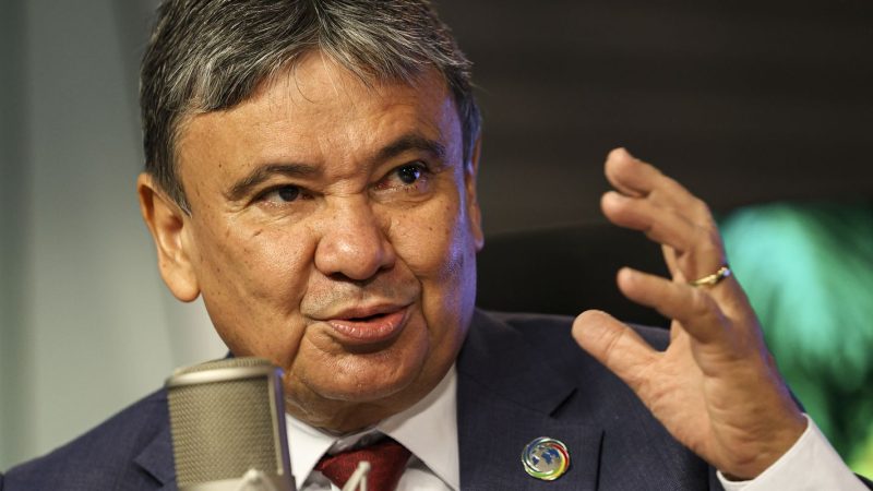 Ministro diz que 1,5 milhão de brasileiros deixaram pobreza em 2024