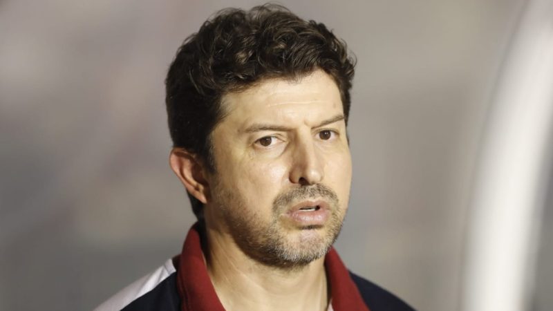 Paraná Clube acerta retorno do técnico Tcheco
