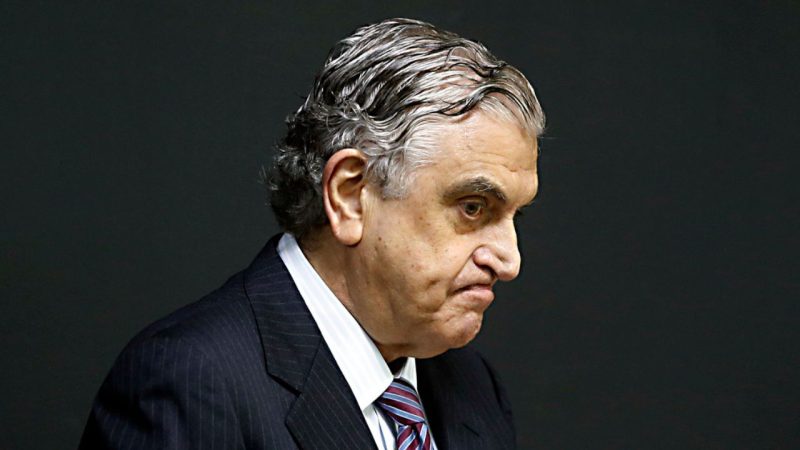 Vices do Athletico renunciam após insultos Petraglia a torcedores