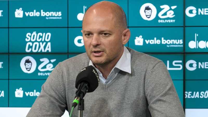 William Thomas completa um ano em meio à crise