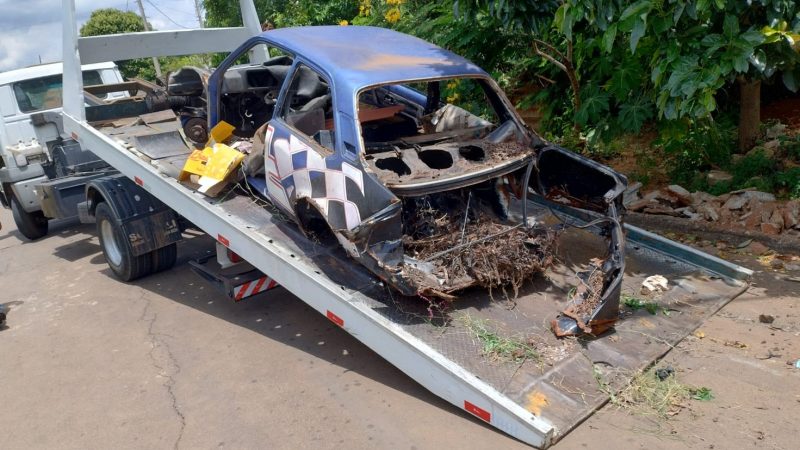 Secretaria de Mobilidade Urbana e Rural retira 12 carros abandonados das ruas de Sumaré