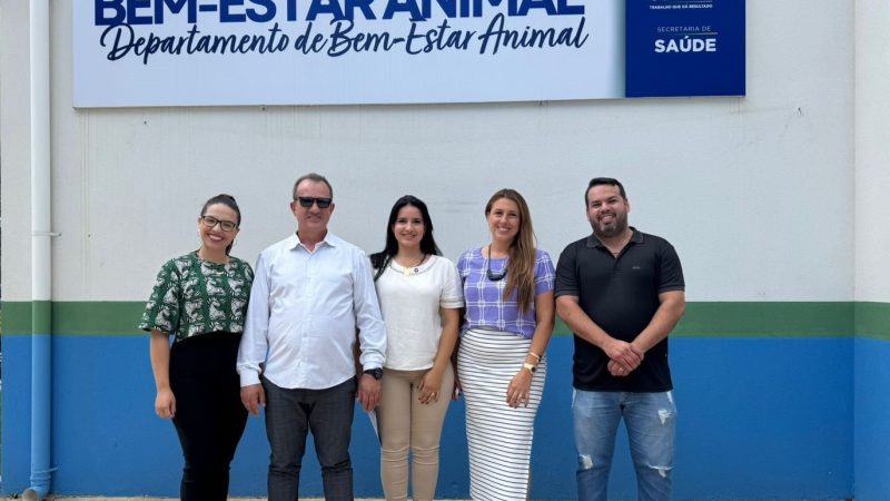 Primeira-dama de Sumaré visita departamento de bem-estar animal de Nova Odessa