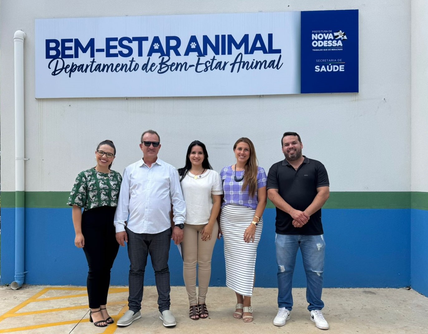 Primeira-dama de Sumaré visita departamento de bem-estar animal de Nova Odessa